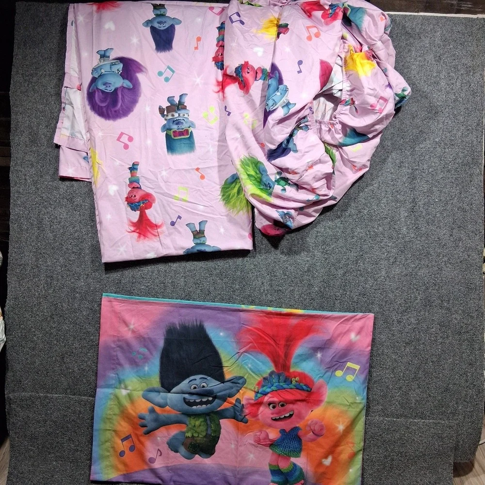 DreamWorks Trolls Band Together Reversible Comforter‎ Twin Full Rainbow Pink